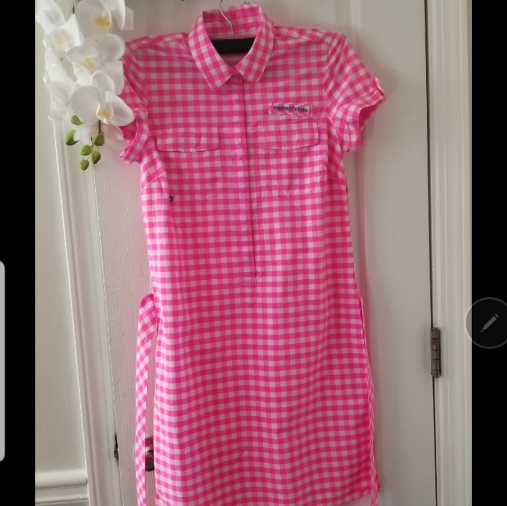 Vineyard vines dress in excellent condition